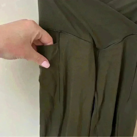Offline By Aerie Real Me Dark Green Crossover High Waisted Pocket Legging Small - Picture 4 of 8